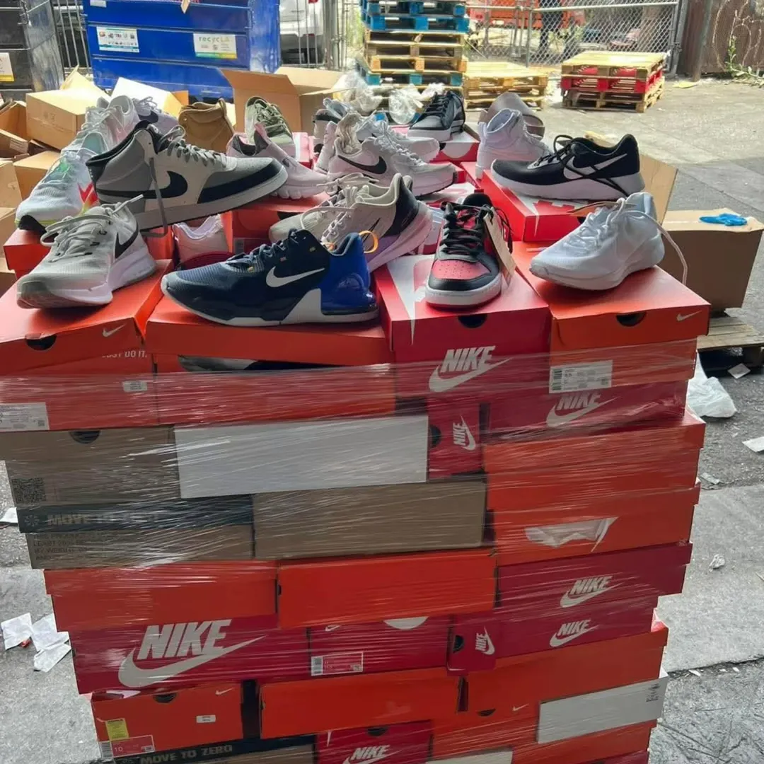 SaveClip.App_620892015_18027790709792564_2981477349130728491_n Buy Nike Sneakers Pallets