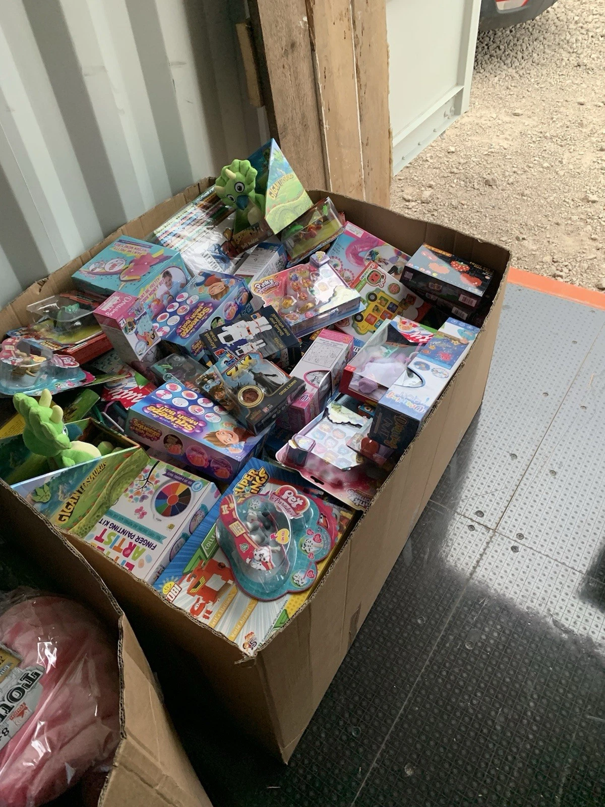 s-l1600 (6) Buy Pet Toys and Accessories Wholesale Pallets